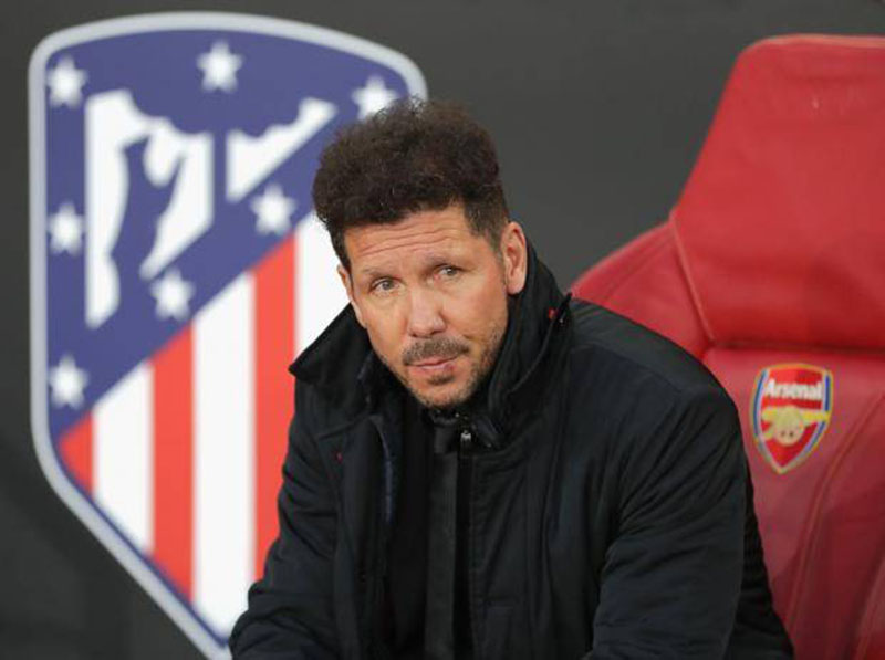 Diego Simeone bị cấm chỉ đạo ở trận lượt về với Arsenal?