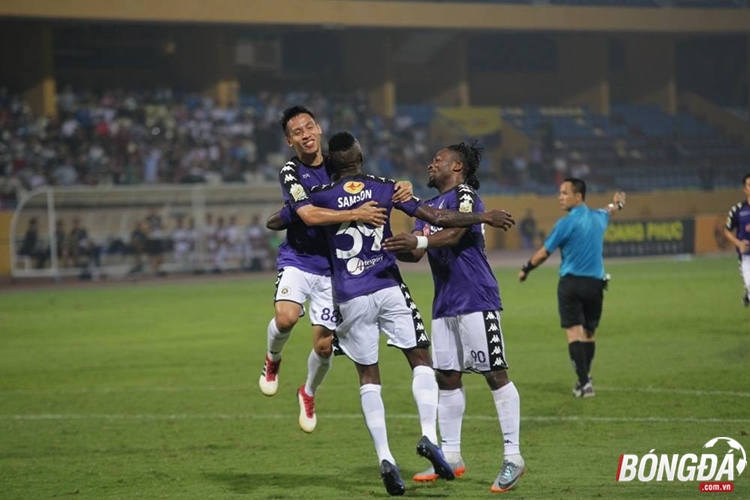 Ảnh bài viết Ngoại binh tỏa sáng, Hà Nội FC vùi dập Sài Gòn 