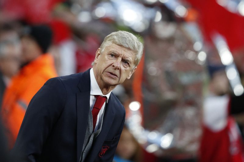 PSG đề nghị Arsene Wenger làm "tổng tư lệnh"