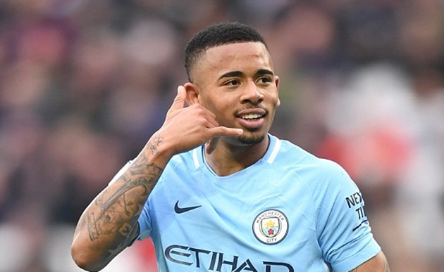 Ảnh bài viết Sterling rực sáng, Jesus lại được dịp "gọi mẹ"