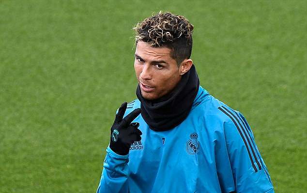 Ảnh bài viết Chờ đón Bayern, Ronaldo ra ám hiệu lạ
