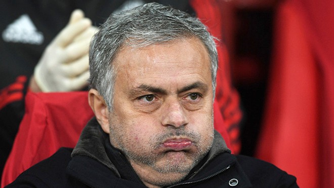 Mourinho: "MU may mắn đánh bại Arsenal"