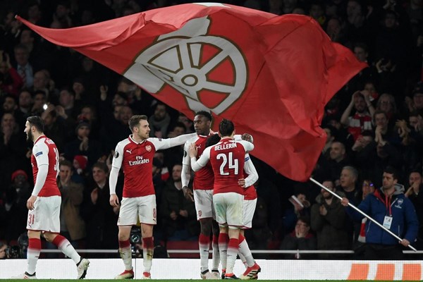 Những lỗ hổng kinh hoàng đang đè lên vai người kế nhiệm Wenger