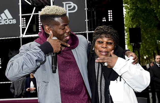 Ảnh bài viết Pogba rạng rỡ bên mẹ hiền trong chiến dịch quảng bá cho Adidas