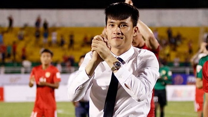 Tập đoàn Bình Minh vẫn im tiếng sau khi Công Vinh tuyên bố từ chức