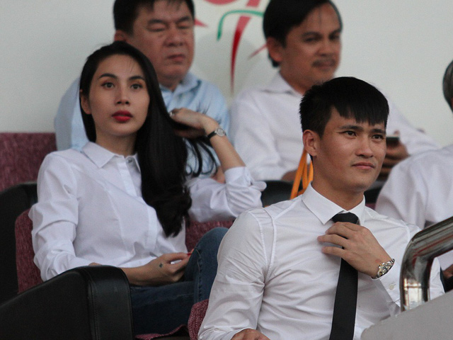Điểm tin bóng đá Việt Nam sáng 04/05: Thủy Tiên lên tiếng giải tỏa áp lực cho chồng
