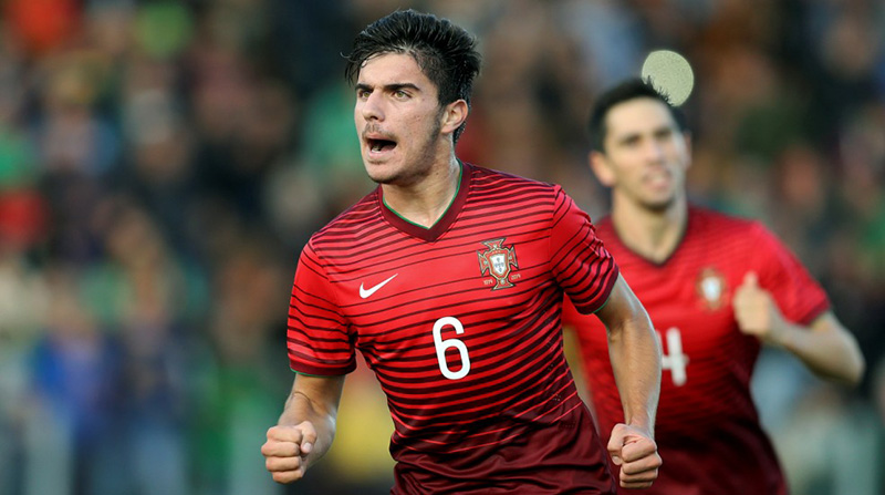 Ảnh bài viết Tìm người thay Emre Can, Liverpool nhắm sao trẻ Bồ Đào Nha