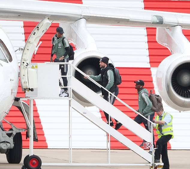 Ảnh bài viết Thầy trò HLV Mourinho tươi tắn đến Brighton cho trận đấu sớm