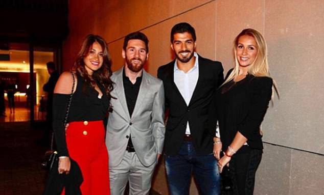 Ảnh bài viết Quên El Clasico, dàn sao Barcelona vui cả đêm cùng dàn WAGs xinh đẹp