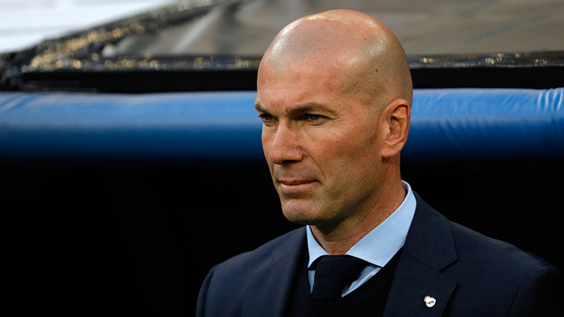 HLV Zidane nói gì trước cáo buộc trọng tài thiên vị Real?