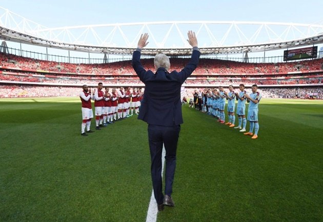 Wenger khoái chí vì sắp được 'chửi' các HLV của Arsenal