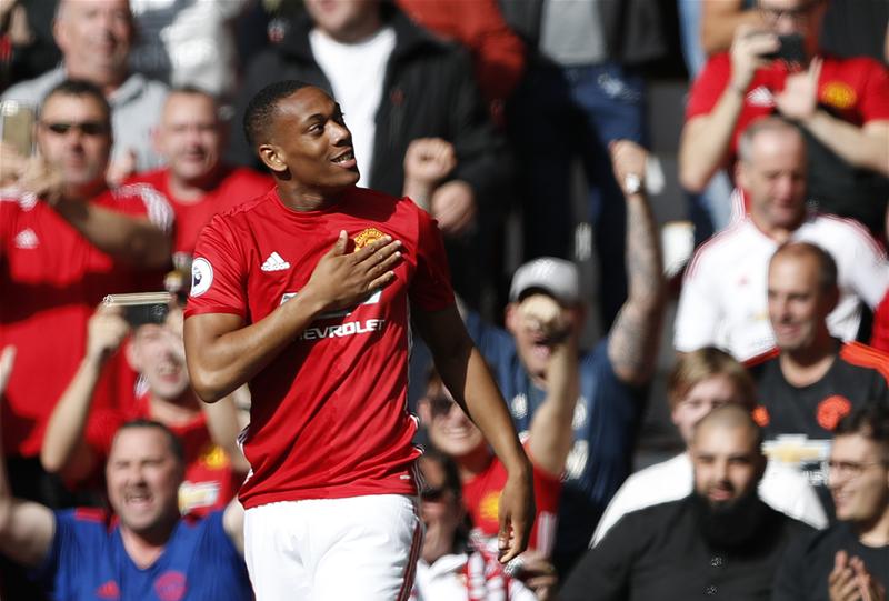 Ảnh bài viết Fan Man United cầu xin Mourinho đừng bán Martial