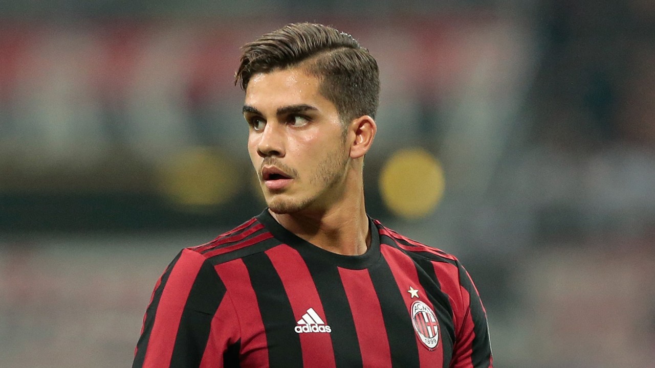 "Mãnh hổ" Falcao sắp đổi chỗ với Andre Silva?
