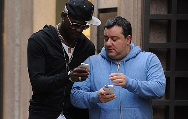 Ảnh bài viết M.U chú ý: Đại diện đang âm mưu cuỗm Paul Pogba khỏi Old Trafford