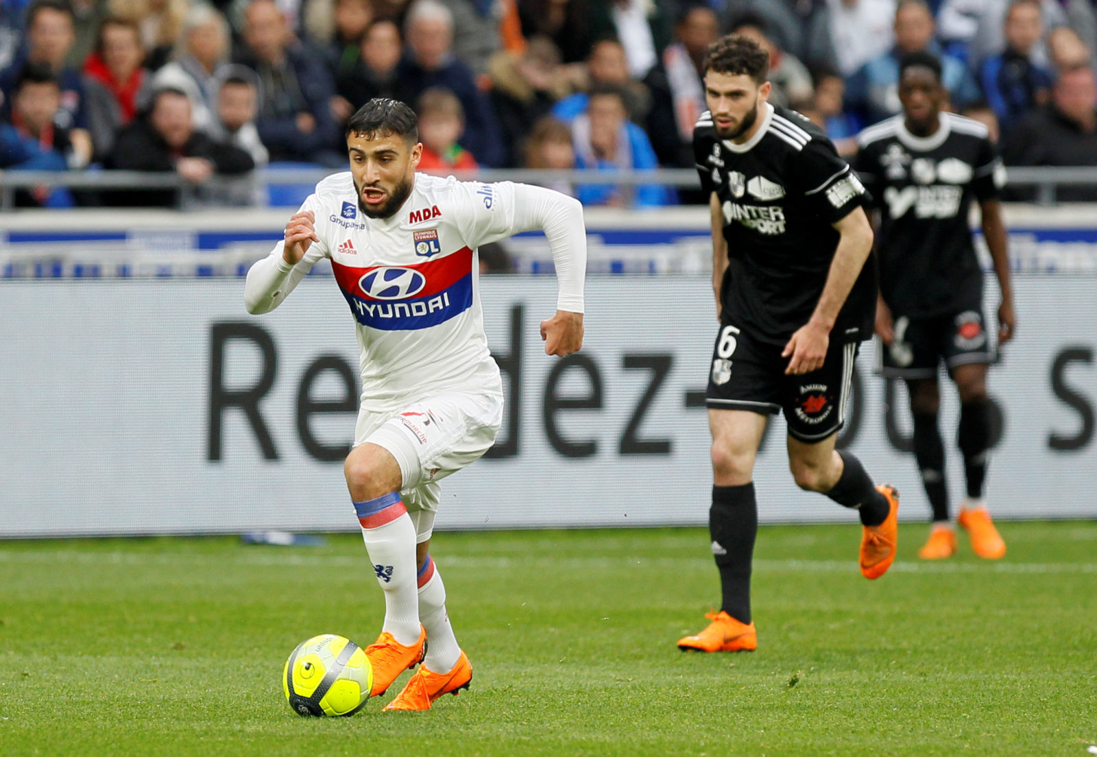 Nabil Fekir - Chàng thủ lĩnh đứng lên từ thảm họa