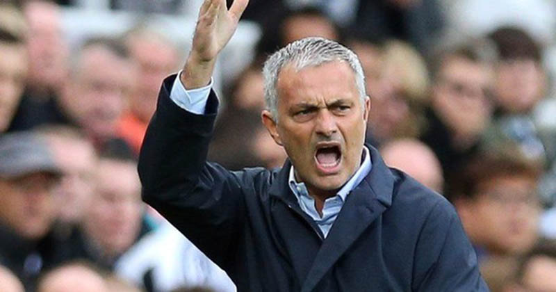 MU lại có "biến": Mourinho làm loạn phòng thay đồ