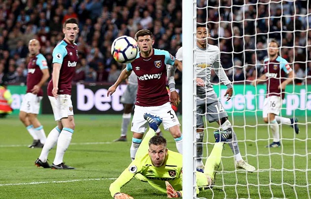 Adrian xuất sắc, Man Utd chấp nhận chia điểm tiếc nuối trước West Ham