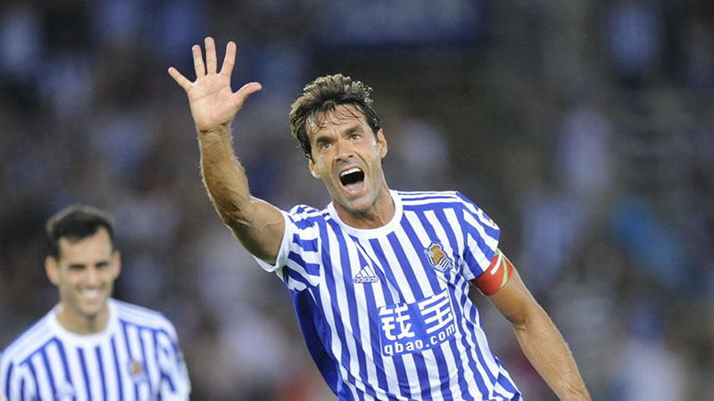 Real Sociedad tri ân đội trưởng Xabi Prieto theo cách siêu "đặc biệt"