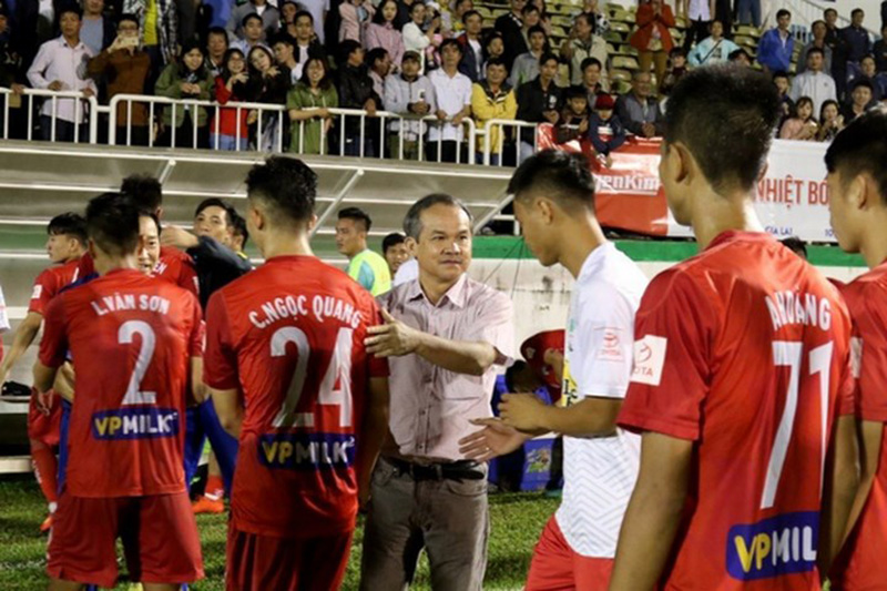 Bầu Đức nhắn tin “đuổi” ngoại binh trận HAGL vs Hà Nội