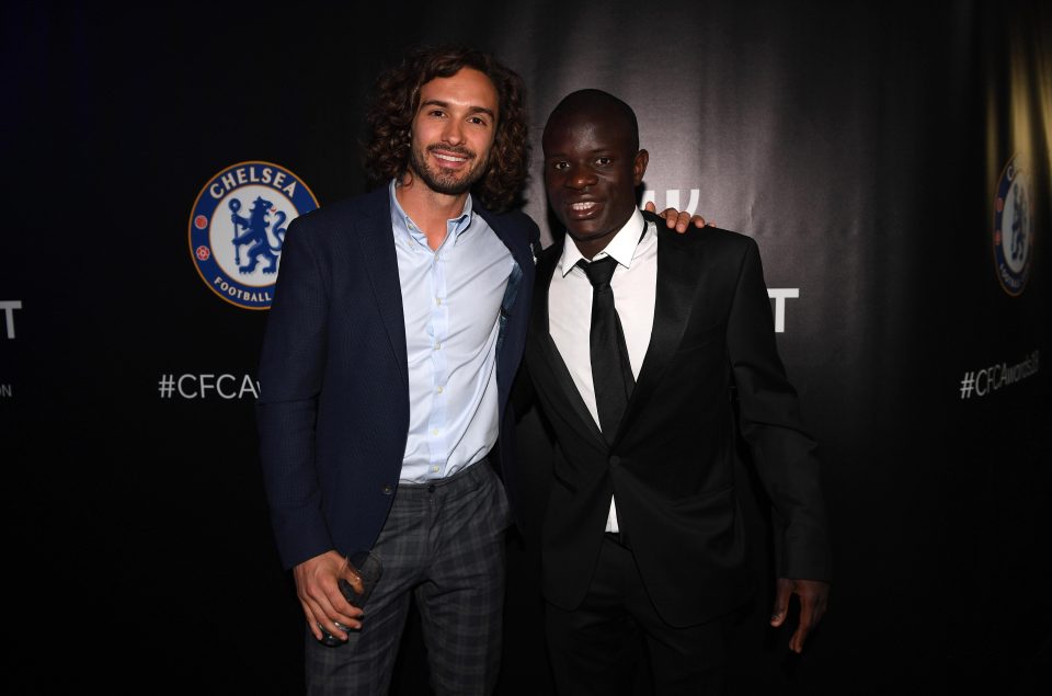 Ảnh bài viết Kante bảnh bao đi nhận danh hiệu 'Cầu thủ xuất sắc nhất năm'