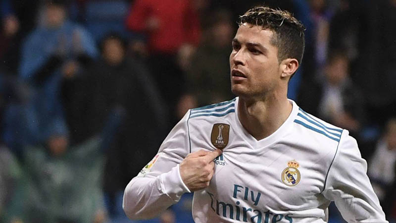 Ronaldo châm ngòi nổ rời Real trước chung kết C1 với Liverpool