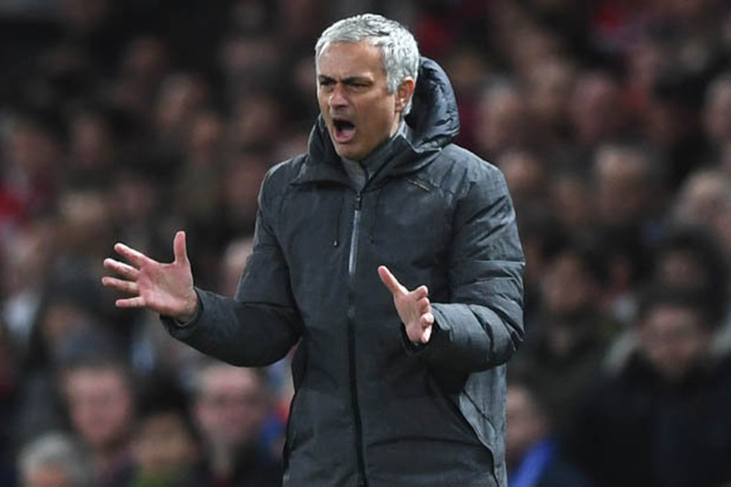 Sao MU "hóa đá" vì cơn thịnh nộ của Mourinho