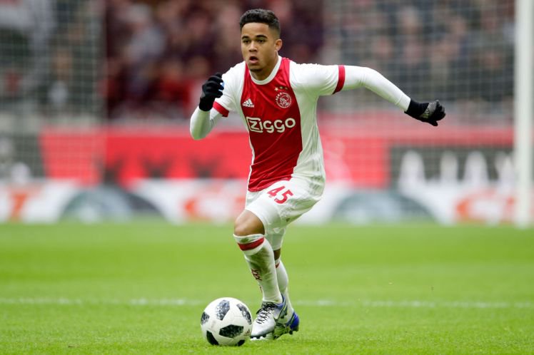 Ảnh bài viết Vụ Justin Kluivert: Man City quyết phá Man Utd?