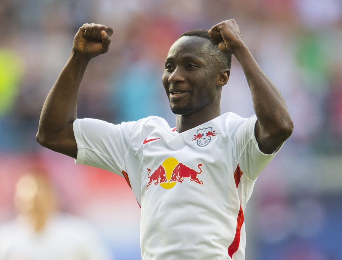 Vụ Naby Keita: Liverpool mất thêm 'đống tiền'