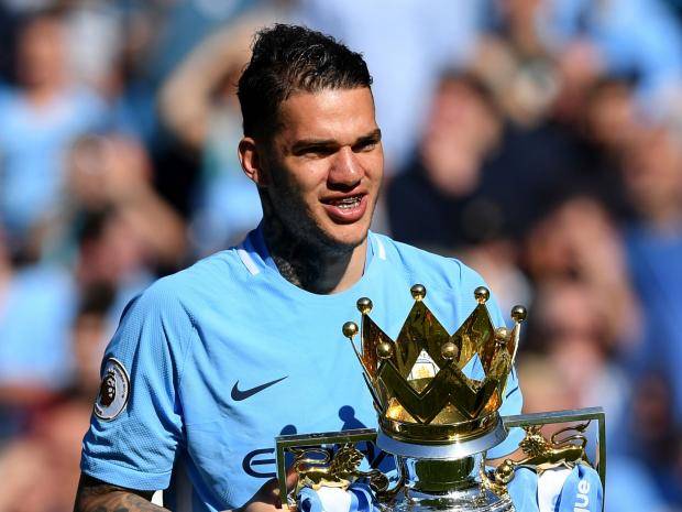 Man City ký hợp đồng siêu dài hạn với "kỷ lục gia" Guinness
