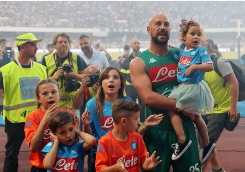 Highlights: Napoli 2-1 Crotone (Vòng 38 Serie A)
