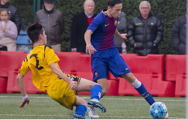 Sếp lớn ra tay, Arsenal lại "hút máu" thành công Barca