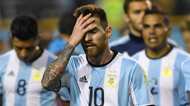 Những quyết định 'tự sát' của HLV Jorge Sampaoli 
