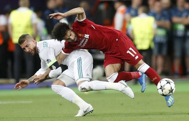 Cận cảnh Ramos triệt hạ Salah tại Kiev