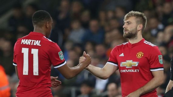 Bán Martial và Shaw: Canh bạc khiến giới chủ Man Utd đau đầu