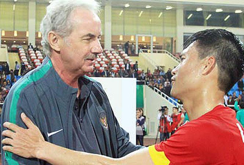 HLV Alfred Riedl phản bác thông tin trong tự truyện Công Vinh