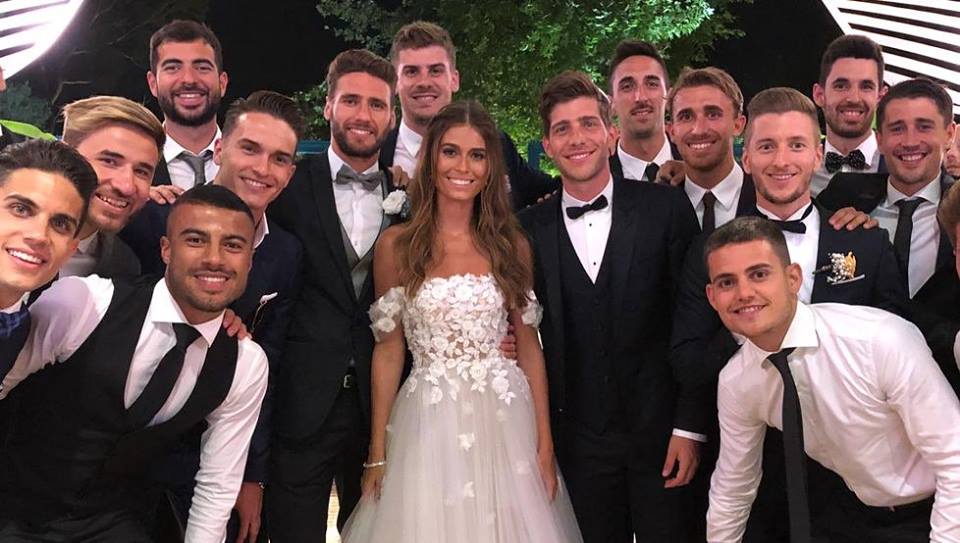 Ảnh bài viết Sao Barca rạng rỡ ngày lên xe hoa