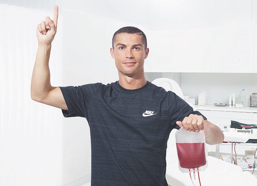 Ảnh bài viết Ronaldo hào hứng khi cho... máu 