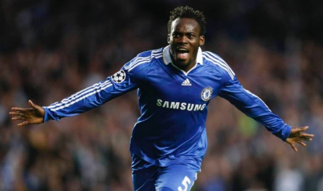 Michael Essien bị đội bóng Indonesia cắt hợp đồng