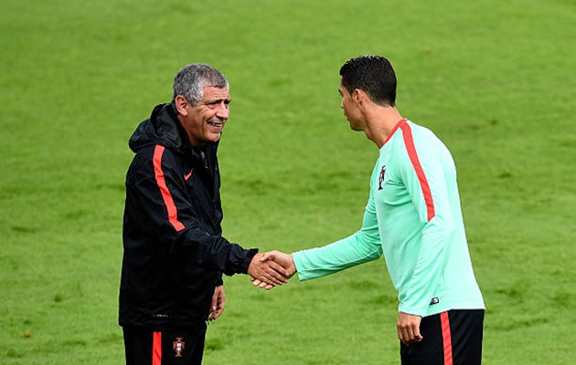 Ronaldo là cầu thủ duy nhất hưởng "đặc quyền" này tại ĐT Bồ Đào Nha