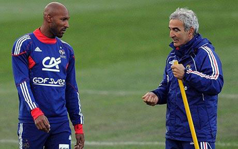 HLV Domenech tiết lộ vụ cãi vã với Anelka ở World Cup 2010