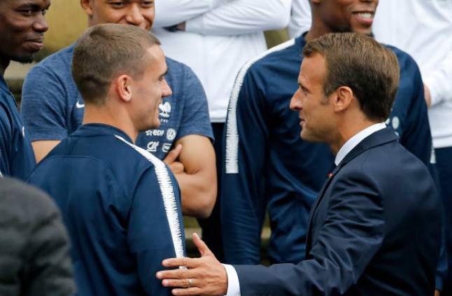 Tổng thống Pháp tới thăm đại bản doanh của Les Bleus