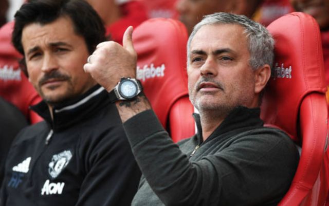 Ảnh bài viết Mourinho cao tay, M.U đánh bại PSG ở thương vụ 60 triệu euro