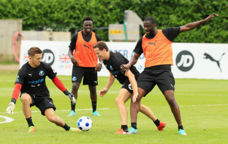 Quên Guardiola, Yaya Toure điên cuồng tập luyện vì trẻ em tại Anh
