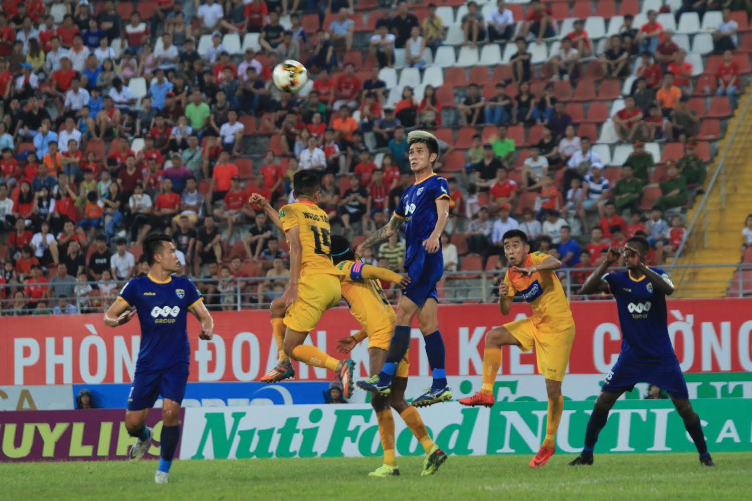 Ảnh bài viết Hòa Nam Định, thua Hải Phòng, Thanh Hóa đang thật sự đối mặt với khó khăn