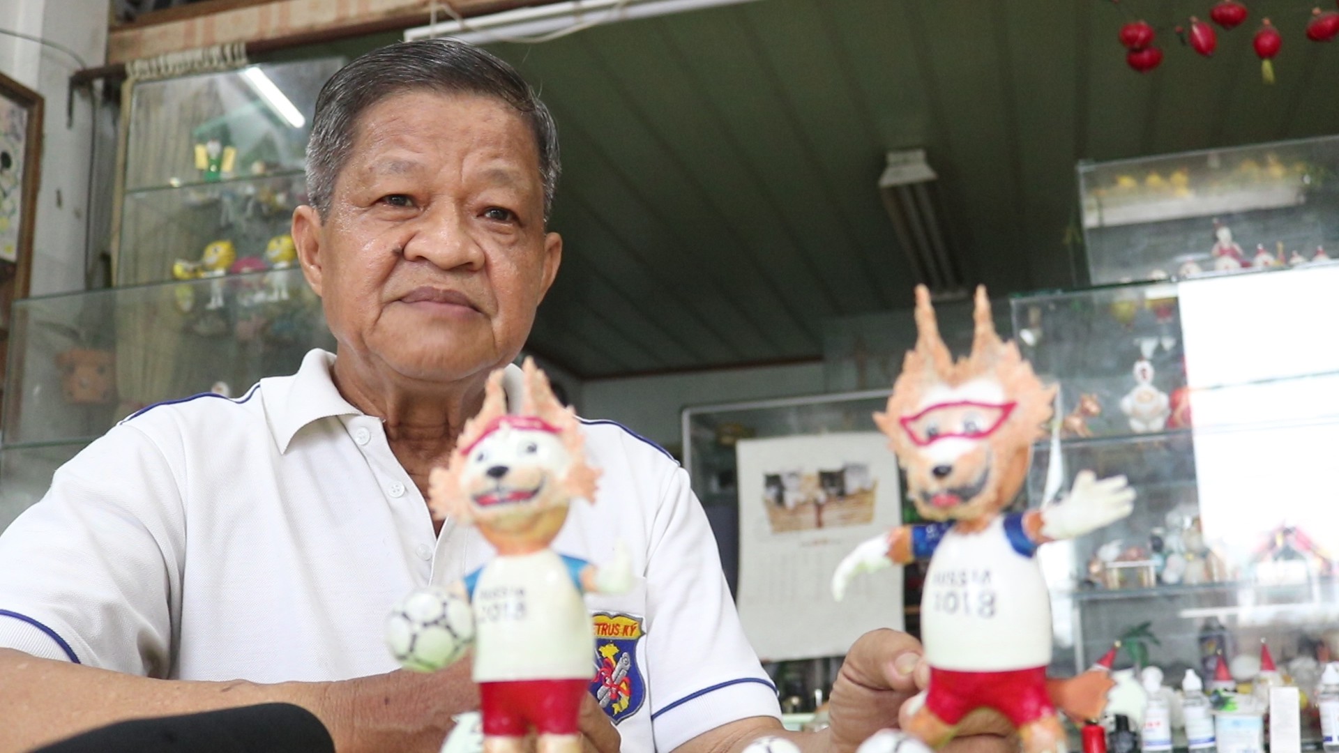 Người thổi hồn biến vỏ trứng thành linh vật World Cup 2018