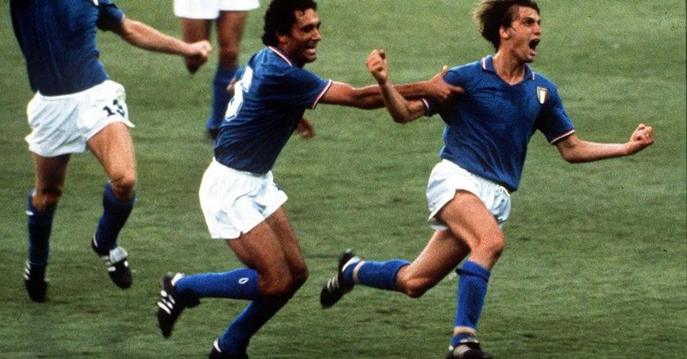 Những màn ăn mừng 'thần thánh' tại World Cup (Phần 2)