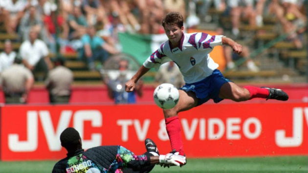 ĐẾM NGƯỢC 5 ngày World Cup: Siêu kỷ lục của Salenko!