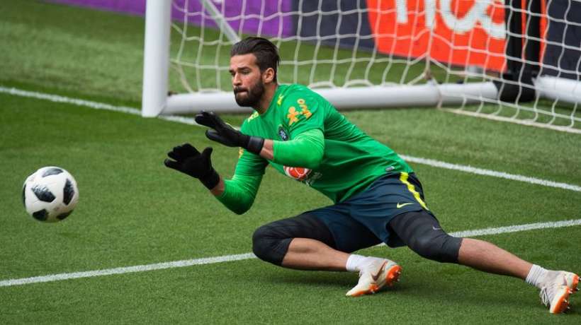 Thương vụ Alisson Becker: Giữa "ma trận" tin đồn