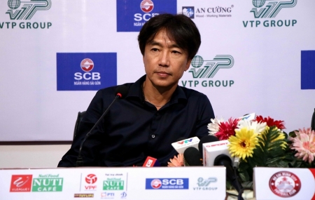 Ảnh bài viết CLB TP.HCM mất điểm, HLV Miura "không hiểu nổi trọng tài"