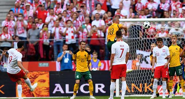 Lewandowski lập siêu phẩm sút phạt, Ba Lan vùi dập Lithuania 4 bàn không gỡ